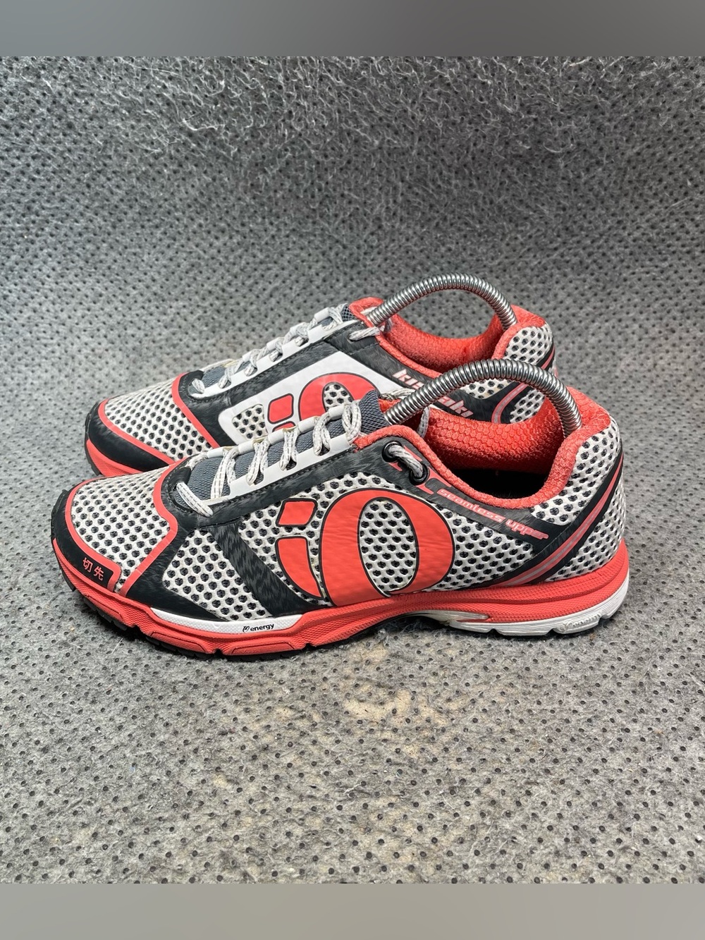 Pearl Izumi Seamless Upper Mesh Shoes Size 9 Women’s.